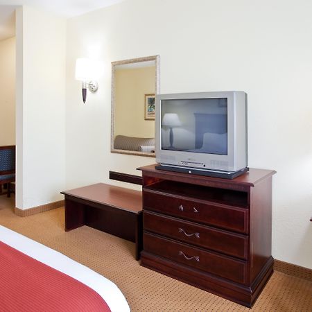 Holiday Inn Express Hotel & Suites Panama City-Tyndall Exteriör bild