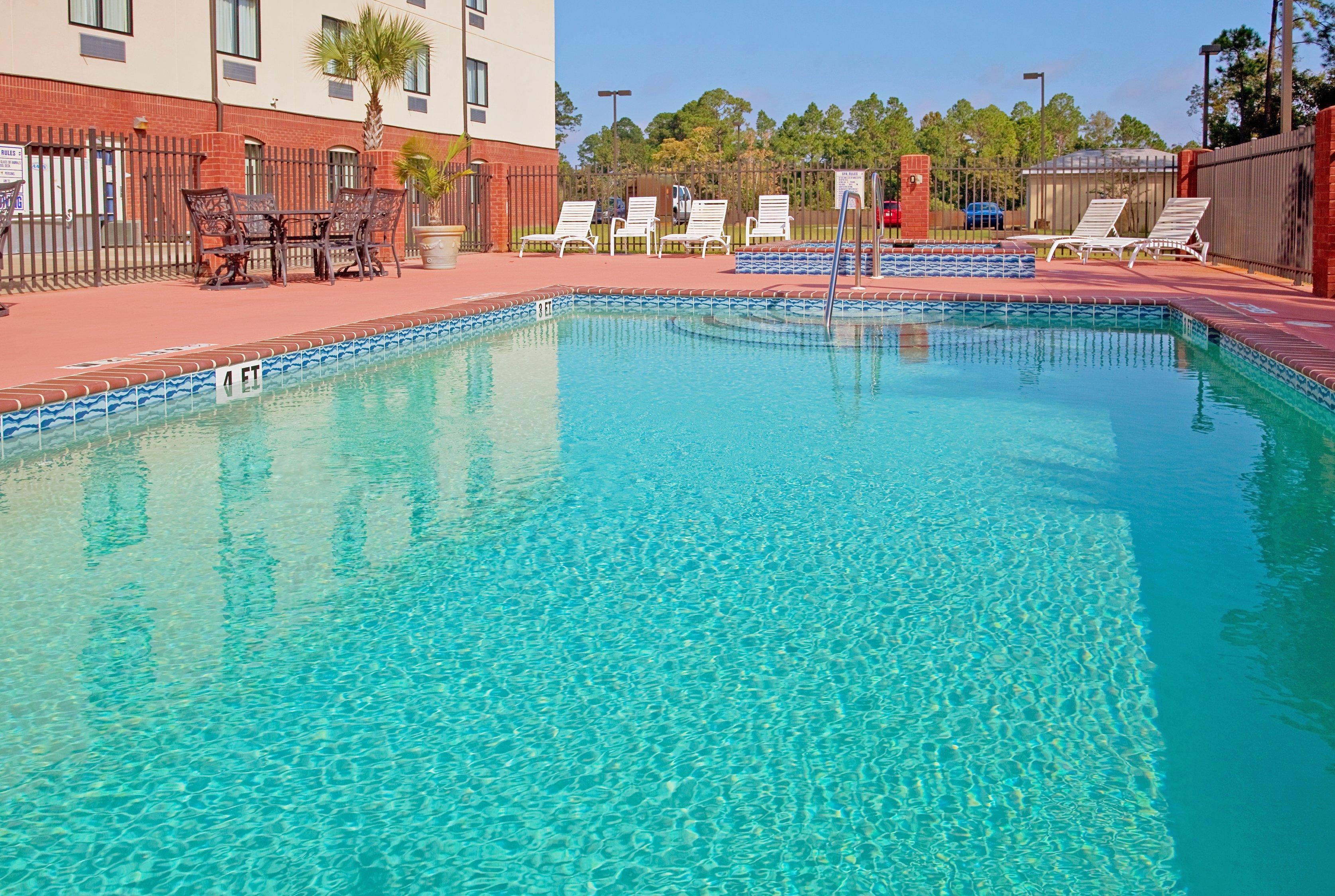 Holiday Inn Express Hotel & Suites Panama City-Tyndall Exteriör bild