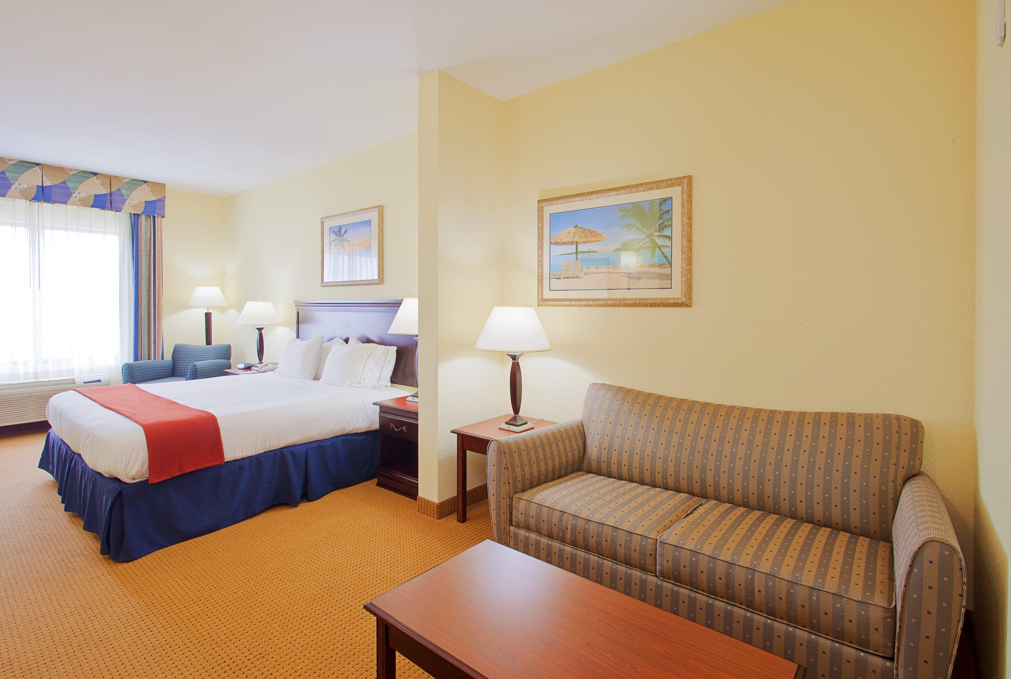 Holiday Inn Express Hotel & Suites Panama City-Tyndall Exteriör bild