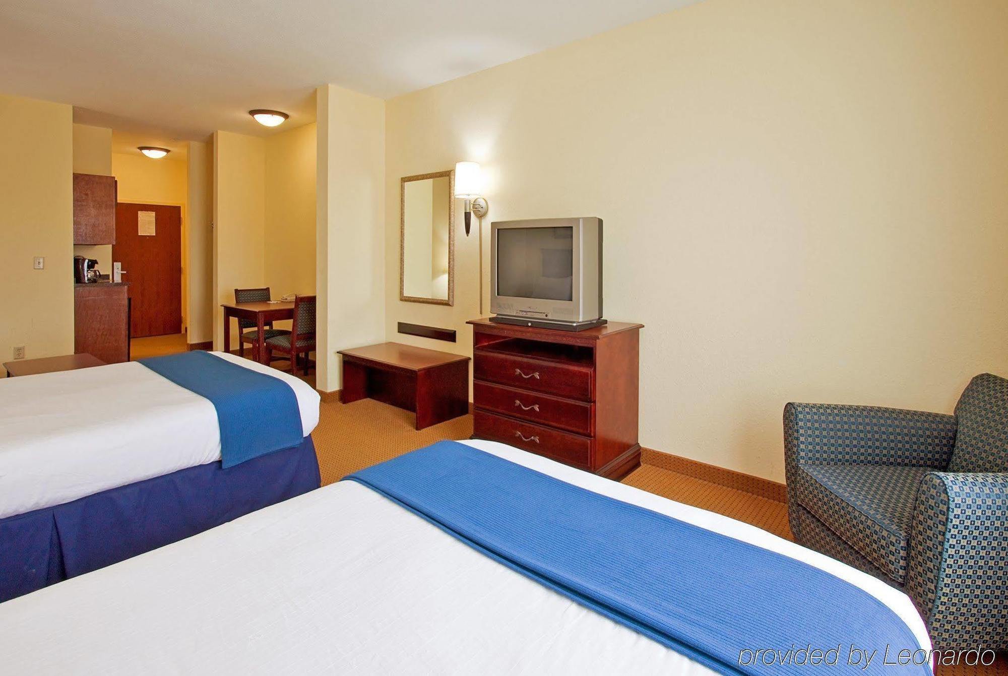 Holiday Inn Express Hotel & Suites Panama City-Tyndall Exteriör bild